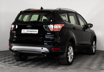 Подержанный автомобиль Ford Kuga 2018 года (5 фото)