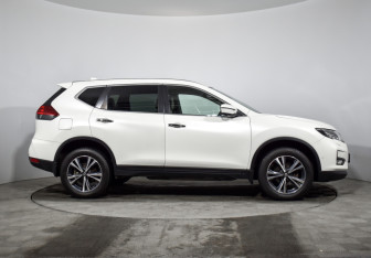 Подержанный автомобиль Nissan X-Trail 2021 года (4 фото)