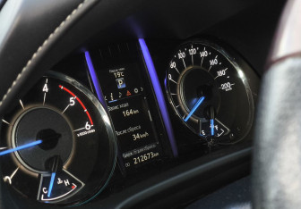 Подержанный автомобиль Toyota Fortuner 2019 года (16 фото)