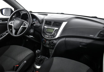 Подержанный автомобиль Hyundai Solaris Sedan 2013 года (11 фото)
