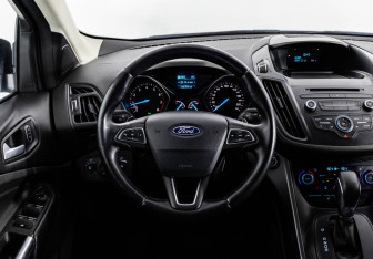 Подержанный автомобиль Ford Kuga 2017 года (11 фото)