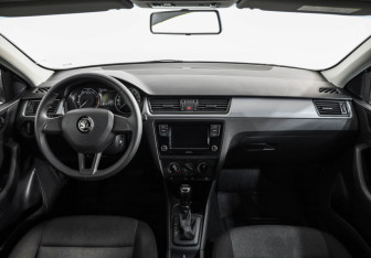 Подержанный автомобиль Skoda Rapid Liftback 2019 года (10 фото)