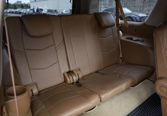 Подержанный автомобиль Cadillac Escalade Suv 2015 года (14 фото)