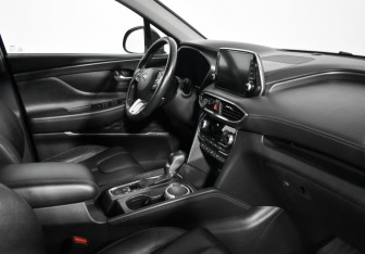 Подержанный автомобиль Hyundai Santa Fe 2019 года (14 фото)