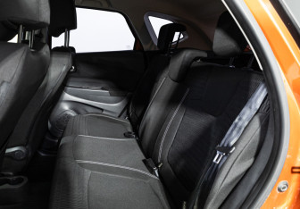 Подержанный автомобиль Renault Kaptur 2016 года (10 фото)