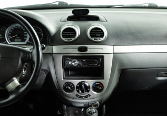 Подержанный автомобиль Chevrolet Lacetti Hatchback 2010 года (14 фото)