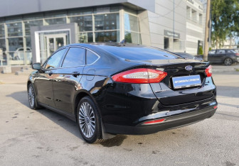 Подержанный автомобиль Ford Mondeo Sedan 2019 года (6 фото)