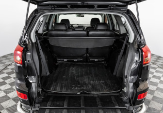 Подержанный автомобиль Peugeot 4007 2008 года (21 фото)