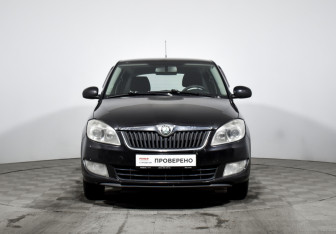 Подержанный автомобиль Skoda Fabia Hatchback 2010 года (2 фото)