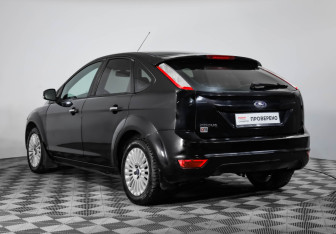 Подержанный автомобиль Ford Focus Hatchback 2011 года (93 фото)