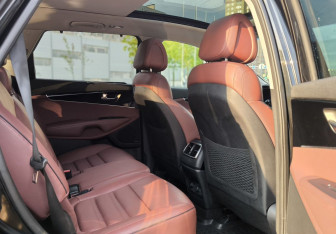 Подержанный автомобиль Kia Sorento 2016 года (11 фото)