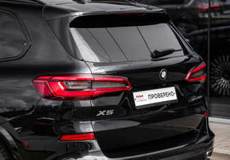 Подержанный автомобиль BMW X5 2020 года (12 фото)