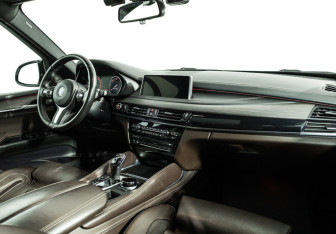 Подержанный автомобиль BMW X5 2017 года (9 фото)