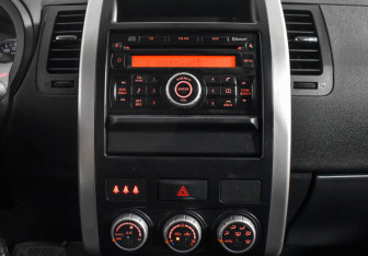 Подержанный автомобиль Nissan X-Trail 2011 года (16 фото)