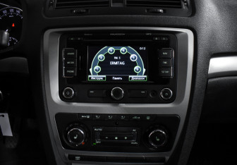 Подержанный автомобиль Skoda Octavia Liftback 2013 года (17 фото)