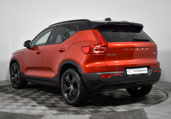 Подержанный автомобиль Volvo XC40 2018 года (7 фото)