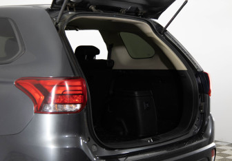 Подержанный автомобиль Mitsubishi Outlander 2018 года (18 фото)