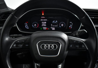 Подержанный автомобиль Audi Q3 2021 года (17 фото)