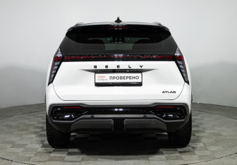 Подержанный автомобиль Geely Atlas 2024 года (6 фото)