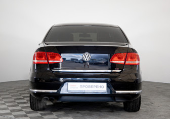 Подержанный автомобиль Volkswagen Passat Sedan 2012 года (6 фото)