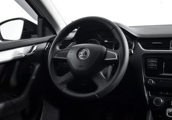 Подержанный автомобиль Skoda Octavia Liftback 2014 года (15 фото)