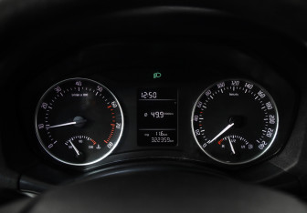 Подержанный автомобиль Skoda Octavia Liftback 2011 года (11 фото)