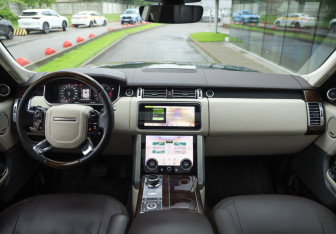 Подержанный автомобиль Land Rover Range Rover 2018 года (11 фото)