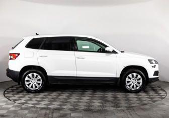 Подержанный автомобиль Skoda Karoq 2021 года (4 фото)