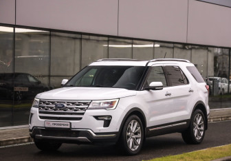 Подержанный автомобиль Ford Explorer 2019 года (3 фото)