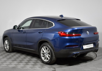 Подержанный автомобиль BMW X4 2021 года (7 фото)