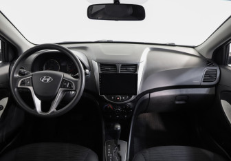 Подержанный автомобиль Hyundai Solaris Sedan 2015 года (9 фото)