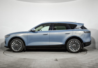 Подержанный автомобиль Voyah Free 2023 года (8 фото)