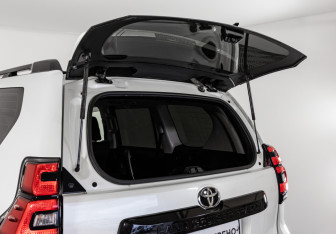 Подержанный автомобиль Toyota Land Cruiser Prado 2021 года (31 фото)