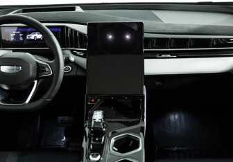 Подержанный автомобиль Geely Atlas 2024 года (14 фото)