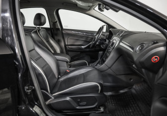 Подержанный автомобиль Ford Mondeo Sedan 2012 года (22 фото)
