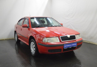 Подержанный автомобиль Skoda Octavia Liftback 2006 года (3 фото)