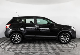 Подержанный автомобиль Nissan Qashqai 2010 года (4 фото)