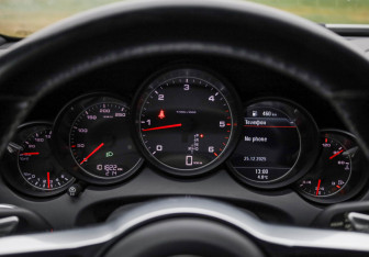 Подержанный автомобиль Porsche Cayenne 2014 года (13 фото)