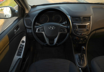 Подержанный автомобиль Hyundai Solaris Sedan 2015 года (12 фото)