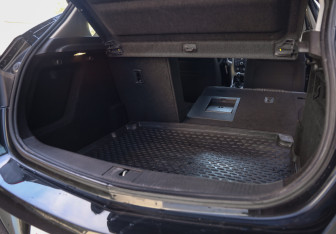 Подержанный автомобиль Opel Astra Hatchback 2011 года (27 фото)