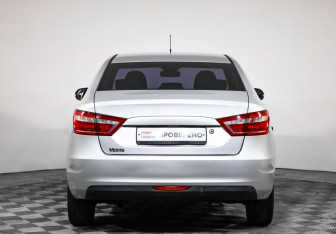 Подержанный автомобиль LADA (ВАЗ) Vesta Sedan 2016 года (6 фото)