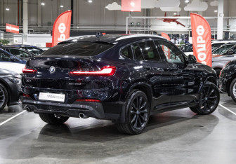 Подержанный автомобиль BMW X4 2018 года (6 фото)