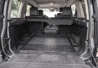 Подержанный автомобиль Land Rover Discovery 2014 года (31 фото)