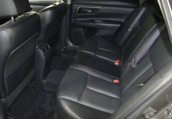 Подержанный автомобиль Nissan Teana 2014 года (10 фото)