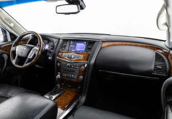Подержанный автомобиль Infiniti QX80 2014 года (9 фото)