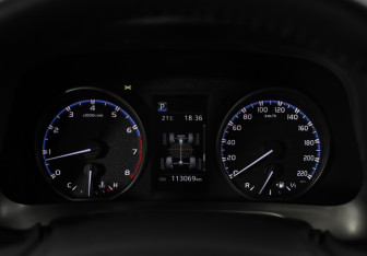 Подержанный автомобиль Toyota RAV4 2017 года (12 фото)