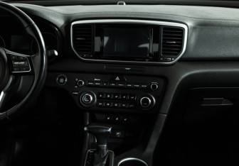 Подержанный автомобиль Kia Sportage 2018 года (14 фото)