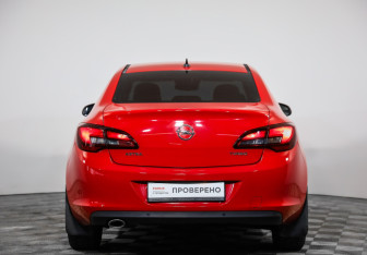 Подержанный автомобиль Opel Astra Sedan 2014 года (6 фото)