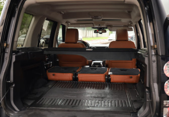 Подержанный автомобиль Land Rover Discovery 2016 года (36 фото)