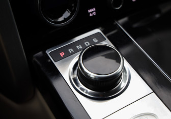 Подержанный автомобиль Land Rover Range Rover 2018 года (21 фото)